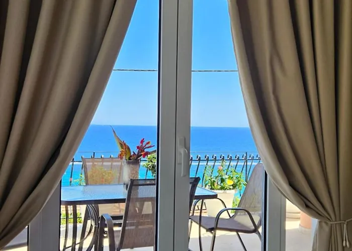 Georgia's Skyview Daire *